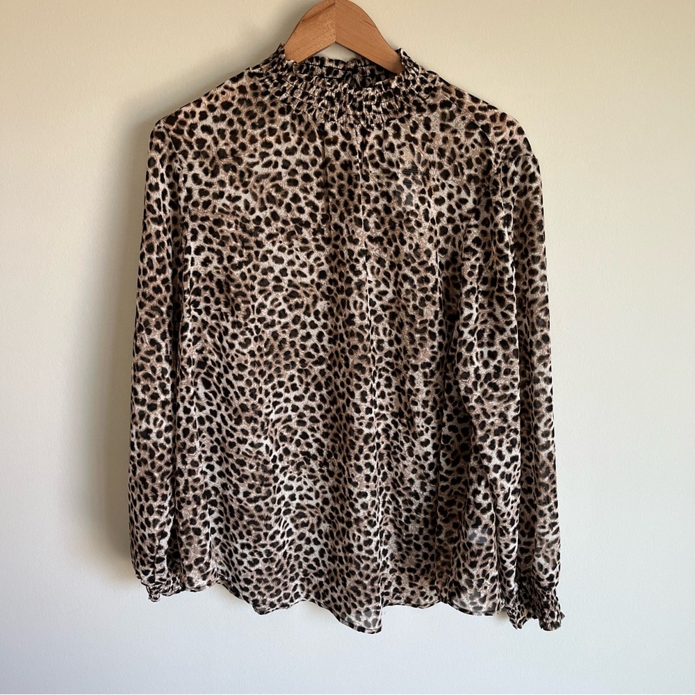 Torrid NWT Women's Leopard Long Sleeve Chiffon Smocked Neck Blouse Size 0 (L-12)